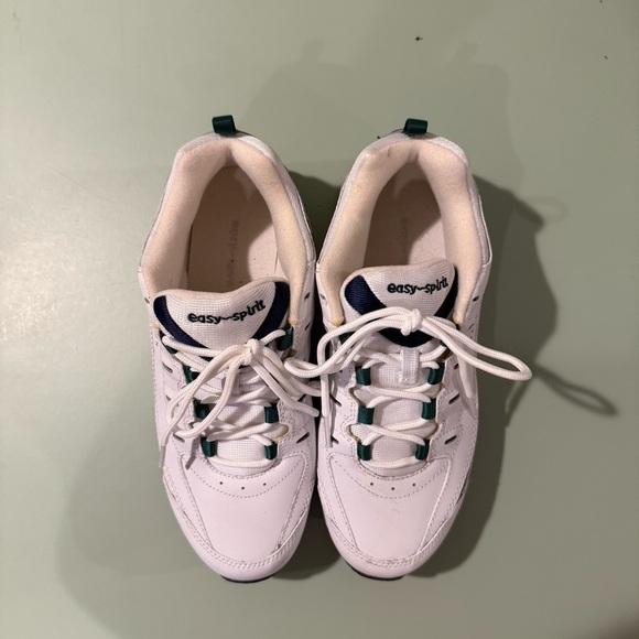 Easy Spirit Romy Walk Run Sneakers White Leather 8.5 Wide - Picture 2 of 9